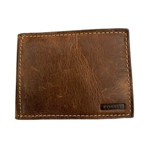 Fossil Leather Bi Fold Wallet Brown Logo Money Clip ID Cards Classic Emboss NWOT